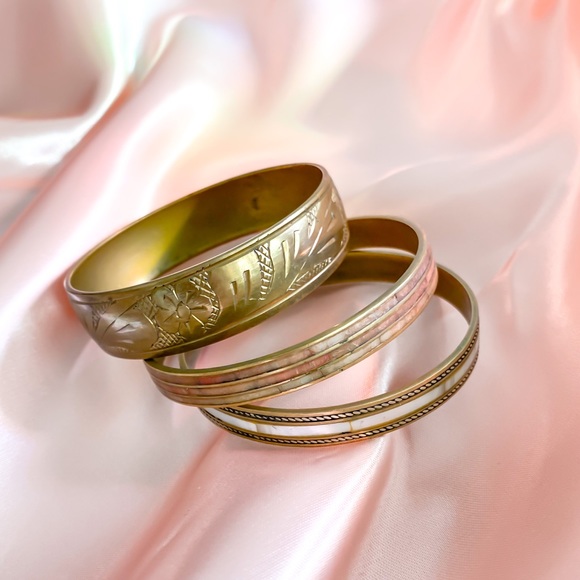 Vintage Jewelry - 💔SOLD💔 70’s Brass Bangle Set 💫